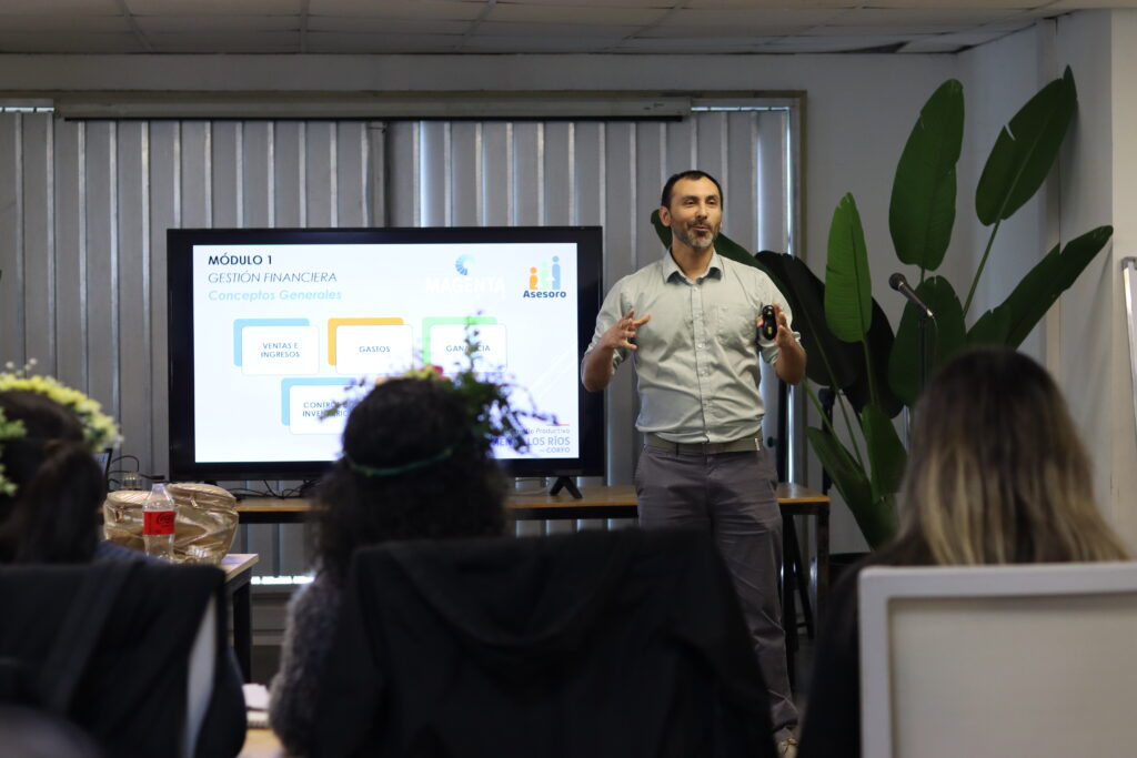 Comunidad empresarias visibles (CEV) – Magenta Labs